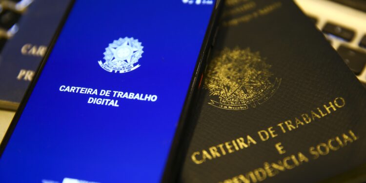 Agência do Trabalho oferece vagas de emprego em Petrolina, Araripina e Salgueiro