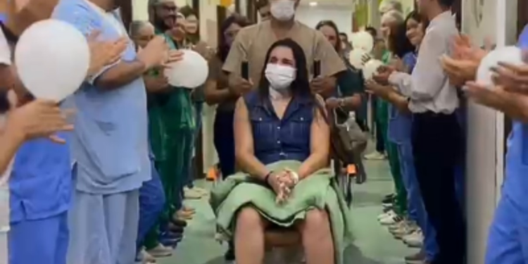 Corredora atropelada em Caruaru recebe alta após 11 dias internada; VÍDEO mostra momento
