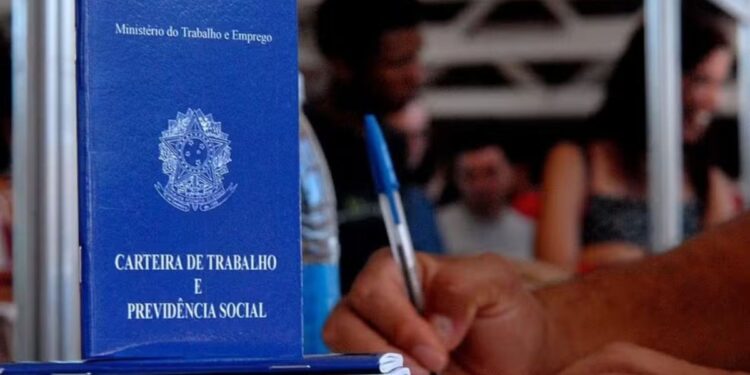Agência do Trabalho oferece vagas de emprego em Petrolina, Araripina e Salgueiro