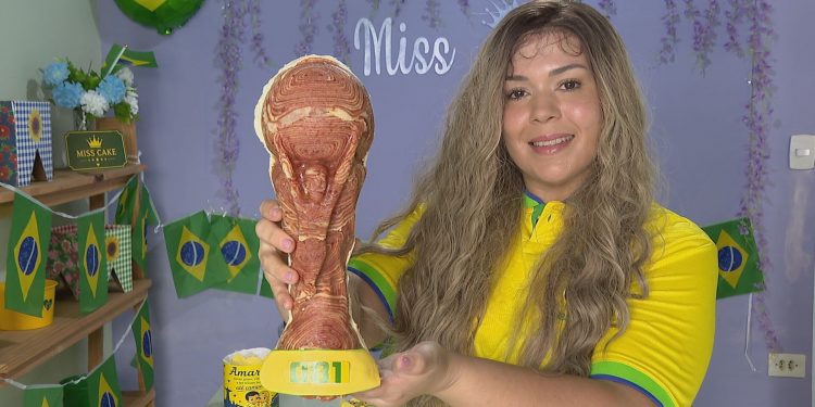 Confeiteira cria taça da Copa do Mundo de bolo de rolo e viraliza: 'Muito orgulhosa'