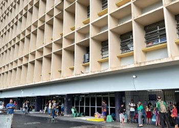 Menino e jovem mordidos por tubarões em praias do Grande Recife recebem alta da UTI e vão para enfermaria