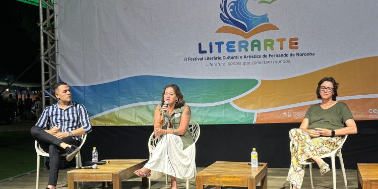 Festival une literatura e conservação ambiental em Fernando de Noronha